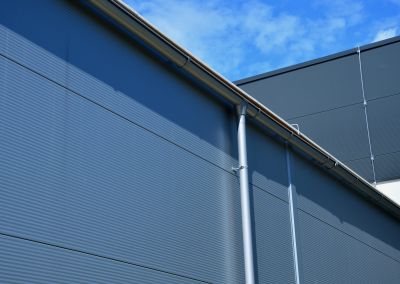 How Commercial Galvanized Gutters Handle Heavy Rainfall